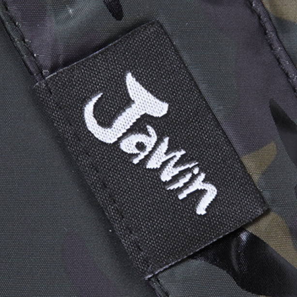 JAWIN 58700 光沢カモフラ防寒ジャンパー 商品コード:JC-58700 ロゴタグ