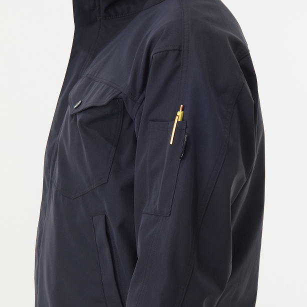 メーカー:ATACKBASE 品名&品番:APEX WIN ATC-19034 帯電防止ストレッチブルゾン APEXWIN 袖ペン差し左