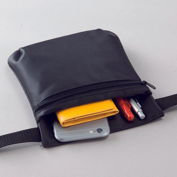 ウエストポーチ