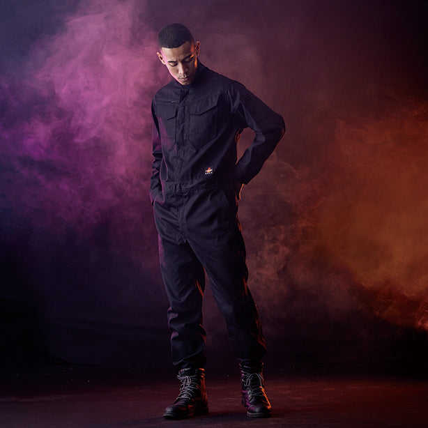 メーカー:MURAKAMIHIHUKU 品名&品番:村上被服 HOOH MH-4208 難燃つなぎ 着用イメージ男性