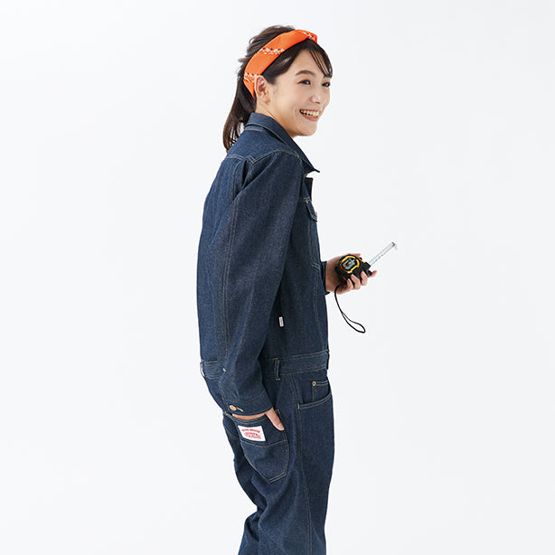 メーカー:YAMATAKA 品名&品番:YAMATAKA ROUND HOUSE DON-RH-3001 デニムカバーオール 着用イメージ女性