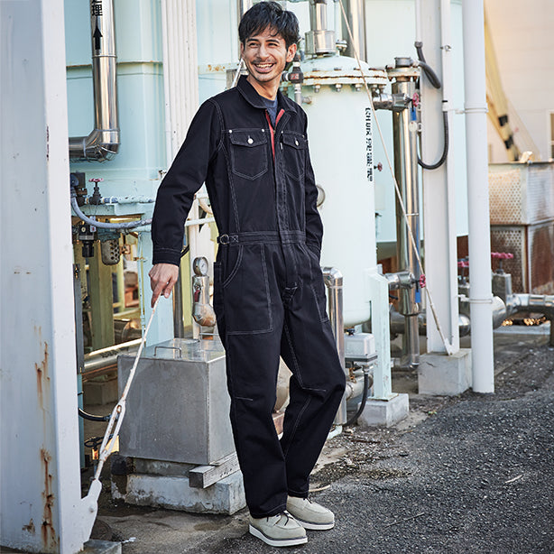 メーカー:YAMATAKA 品名&品番:YAMATAKA ROUND HOUSE DON-RH-3002 キャンバス生地長袖カバーオール 着用イメージ男性