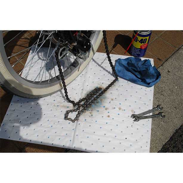 吸着マットF1281(油専用・浸透防止仕様・小タイプ)・40cm×50cm・部品整備やオイル交換用に最適