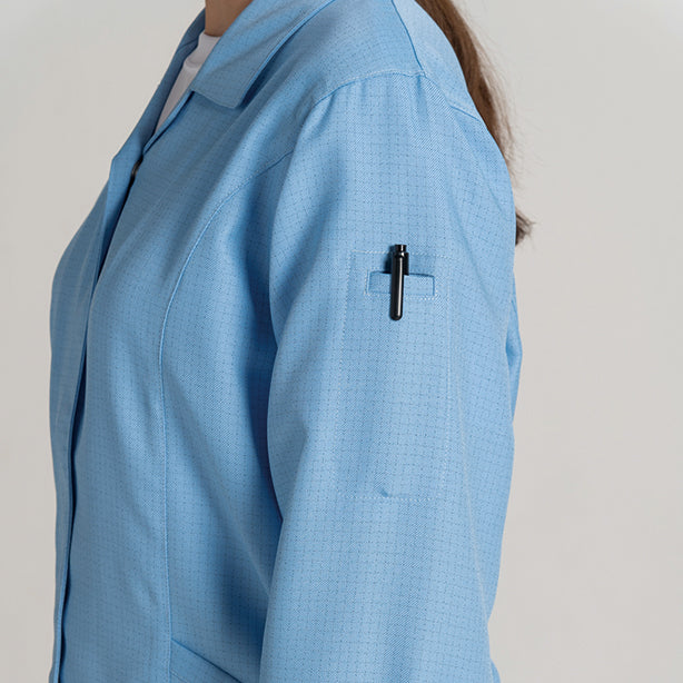 メーカー:ALTCO 品名&品番:IE2005 超制電女子長袖スモック【春夏】 袖ペン差し左