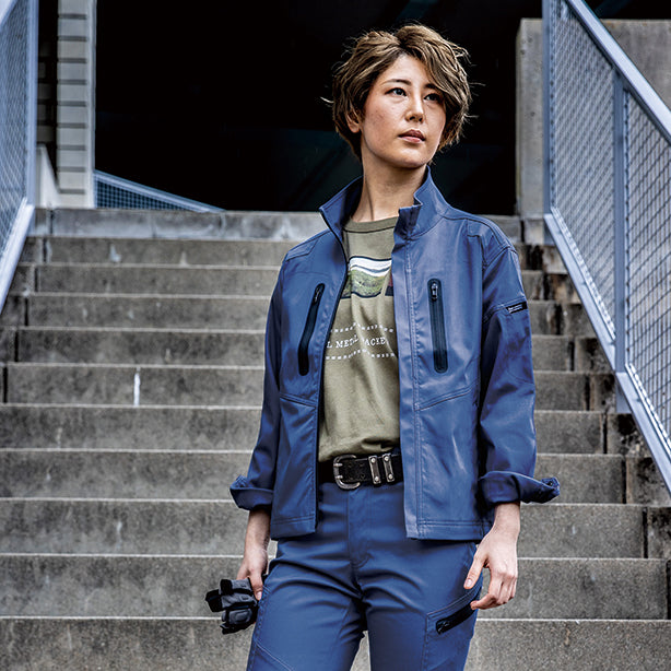 XEBEC　ハイブリッドストレッチ　長袖ブルゾン【秋冬】【スリムフィット】 商品コード：XE-1720 着用イメージ女性スマートなシルエット