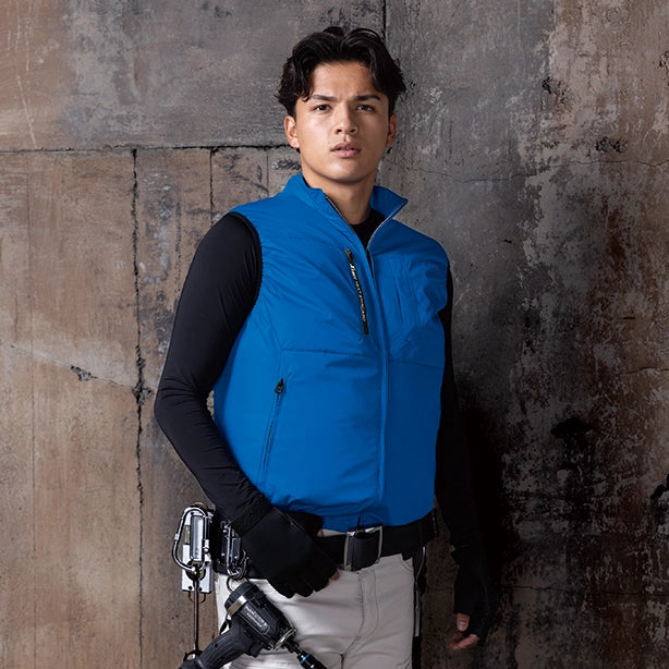 メーカー:XEBEC 品名&品番:XEBEC XE-98036 空調服®ベスト【上部ファン】 着用イメージ男性