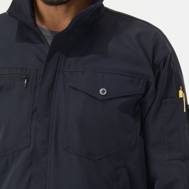 メーカー:ATACKBASE 品名&品番:APEX WIN ATC-19034 帯電防止ストレッチブルゾン APEXWIN 左胸フラップポケット