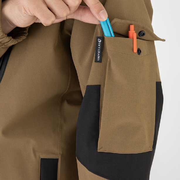 メーカー:CO_COS 品名&品番:CO-COS CC-DR-6800 カジュアル透湿防水防寒ジャケット DIVERANS マルチポケット