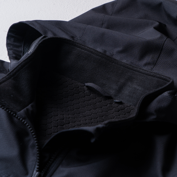 メーカー:SOWA 品名&品番:SOWA SO-7554-00 フルハーネス対応防風・透湿・防寒ブルゾン 衿