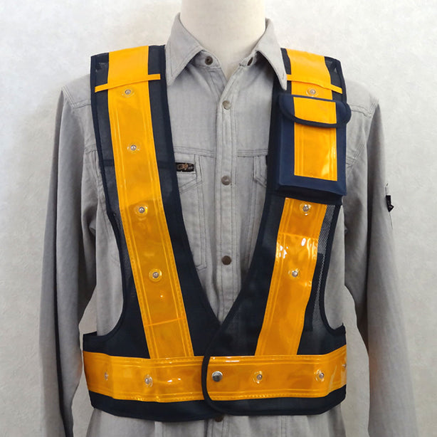 メーカー:MIZUKEI 品名&品番:【警備用】【LED】ポケット付安全ベスト(3011000～3016002) 着用イメージ