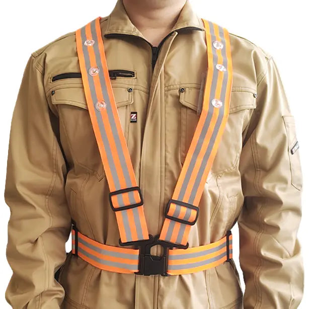 メーカー:熱田資材 品名&品番:LEDリフレックスV 反射付ベスト 着用イメージ