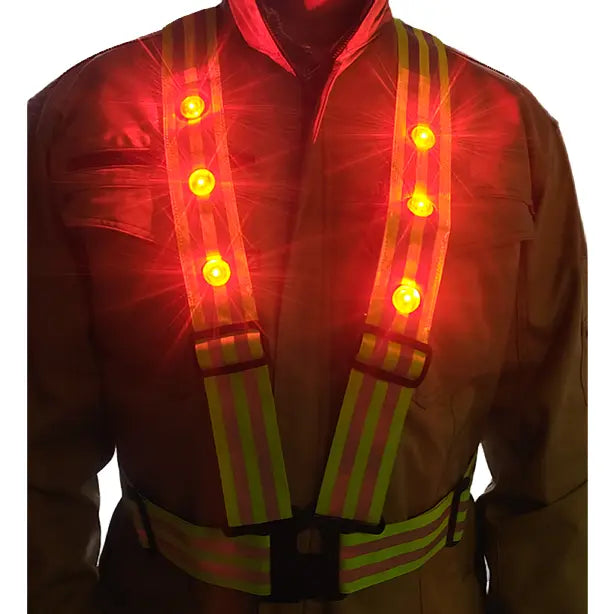 メーカー:熱田資材 品名&品番:LEDリフレックスV 反射付ベスト 着用イメージ(LED)