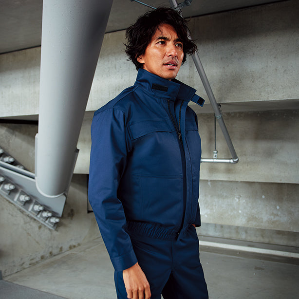 メーカー:ASAHICHO 品名&品番:Asahicho AC-9205 難燃空調服® 長袖ブルゾン【ウェアのみ】 着用イメージ男性