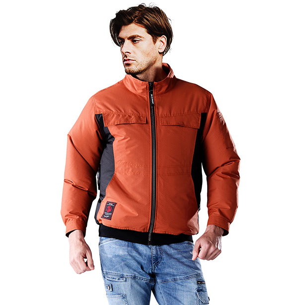 メーカー:JICHODO 品名&品番:JAWIN JC-54190 空調服®遮熱サイドファン長袖ブルゾン 着用イメージ男性
