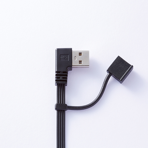 USBコネクタ（防水キャップ付き）
